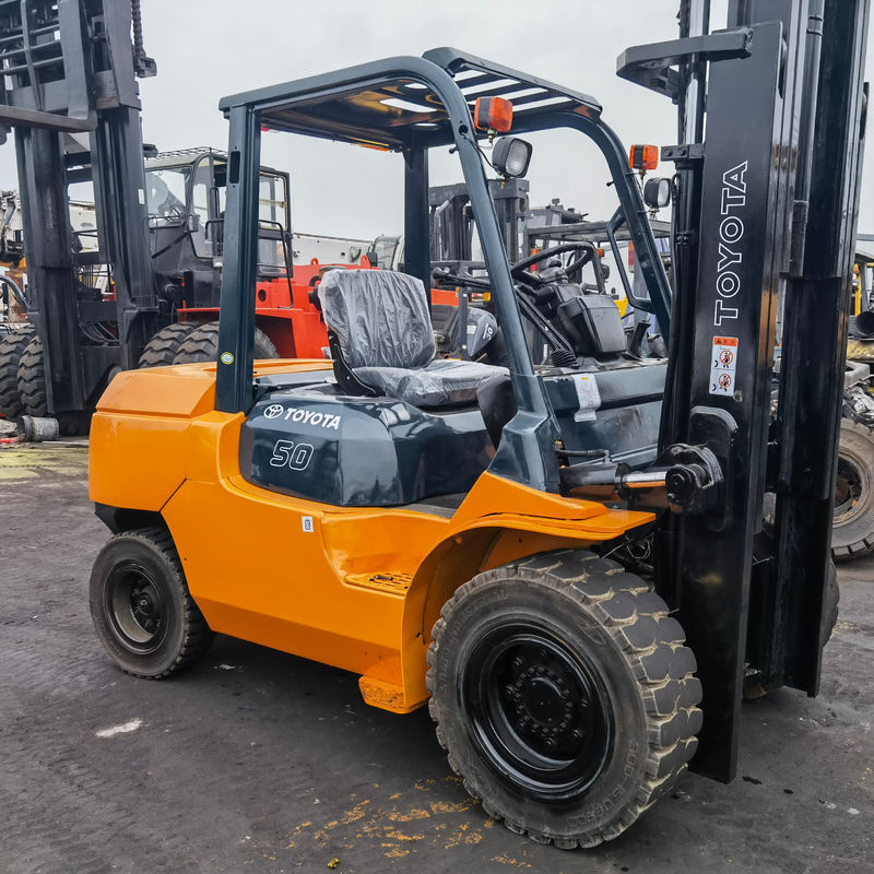 Chinesische 4 Tonnen Gabelstapler 5 Tonnen Diesel Gabelstapler mit 5000 kg Gewicht und Benzinmotor