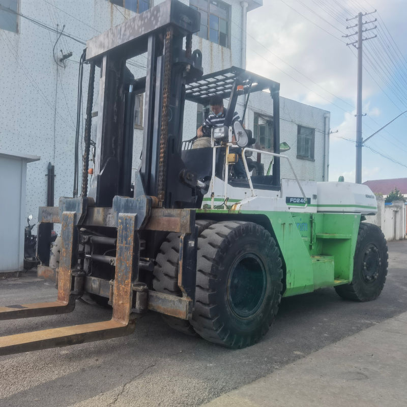 24 Tonnen Japan Komatsu FD240 Gabelstapler für die Materialbearbeitung in Lager Japan Lager