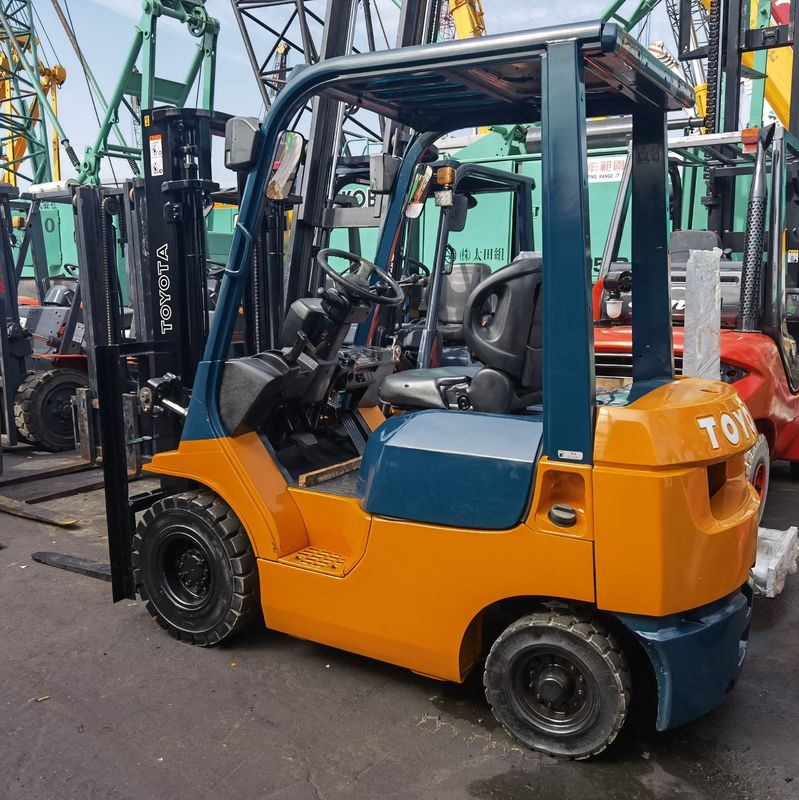 1500 kg Toyota 7FD15 1,5 Tonnen Gabelstapler mit Seitenverschiebung