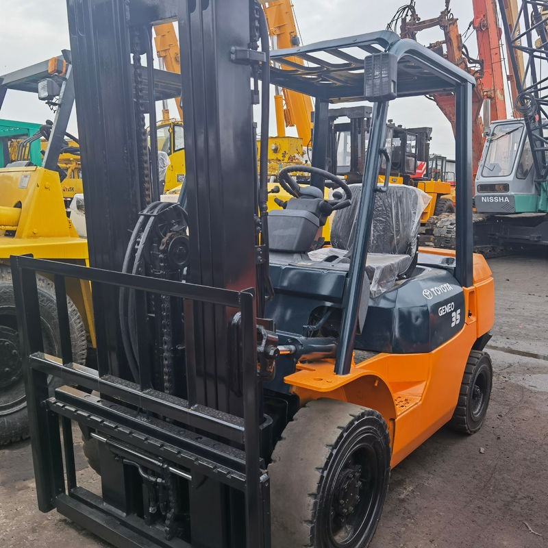Gebrauchtes Toyota 3,5 Tonnen FD35 Diesel Gabelstapler in Shanghai mit 3500 kg Gabelbreite