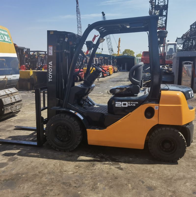 2 Tonnen schwerer Toyota Gabelstapler mit 3 Stufen Mast Side Shift Toyota Sitz 4,5m Hebhöhe