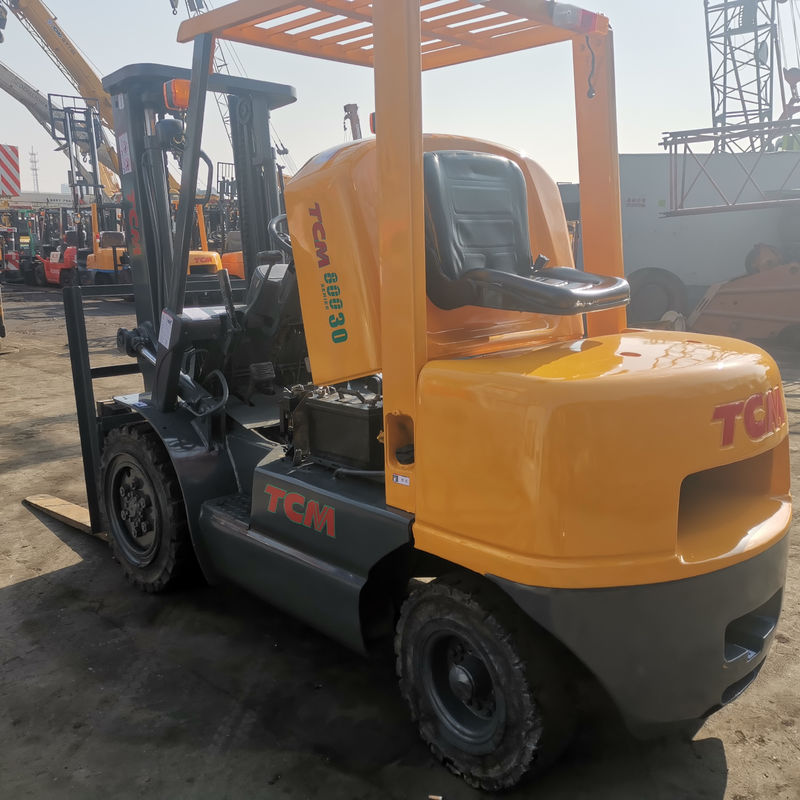 Gebrauchtes TCM-Japan-Made Diesel 3 Tonnen Gabelstapler FD30 FD50 FD70 für Maschinenreparaturwerkstätten