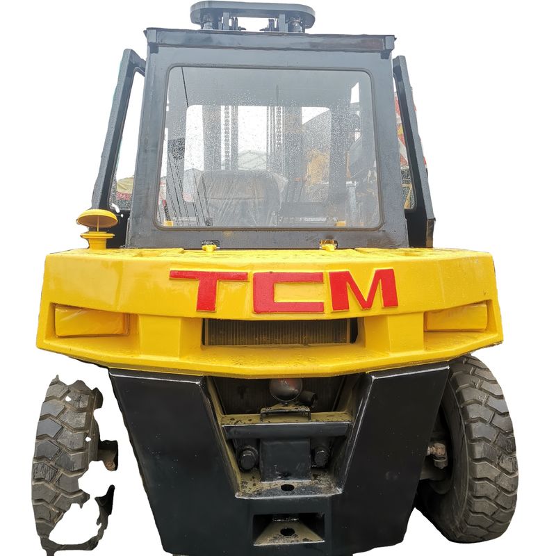 Gebrauchtes TCM FD70Z8 Gabelstapler mit automatischen Zähnen und Dieselmotorstromquelle in Shanghai