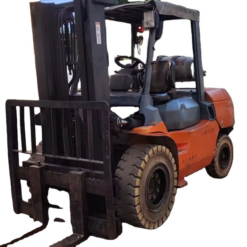 Gebrauchtes Toyota FD50 Gabelstapler 5 Tonnen mit 5000 KG Gewicht und gute Arbeit in gutem Zustand